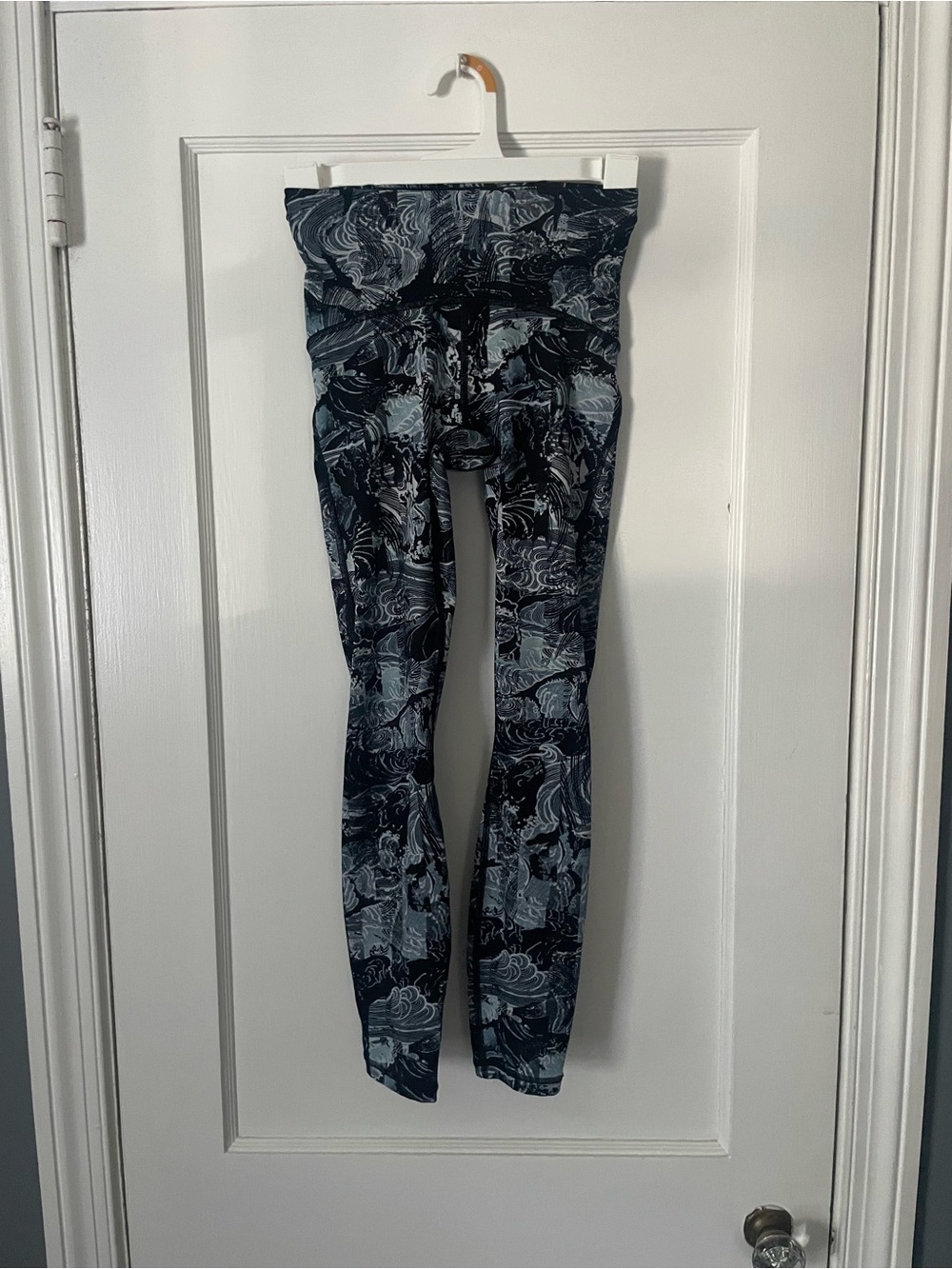 Lululemon Train Times 7/8 Pant *25"
Eternal Wave Starlight Black Women’s Sz 2 - Picture 2 of 4